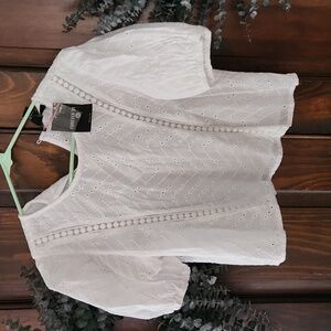 Cropped white eyelit top, brand new